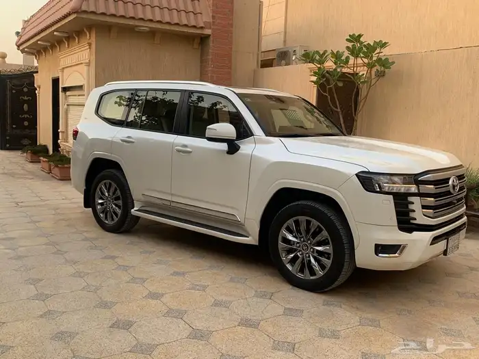 لاندكروزر جي أكس آفل كامل رقم 4 اول مالك من الوكاله 4