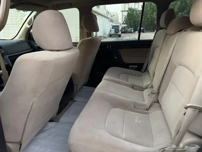 لاندكروزر 2011 فل كامل وكاله الحد 16