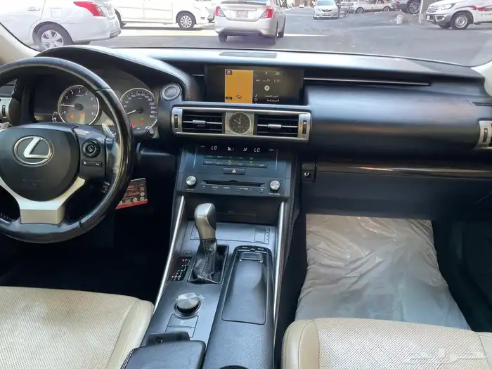 لكزس 2015 IS350 سعودي 10