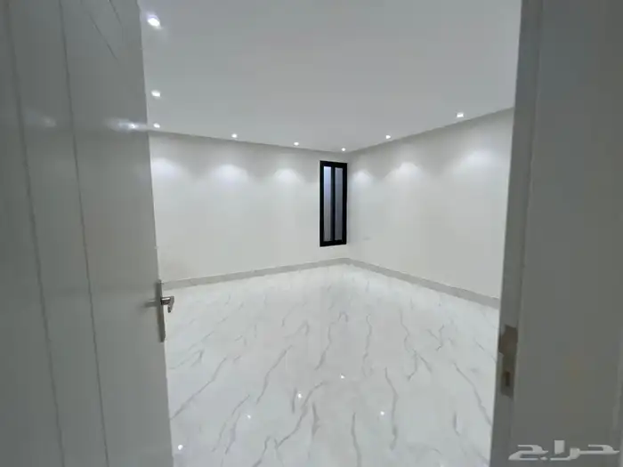 للبيع دور في فيلا حي نهضه 127م 4