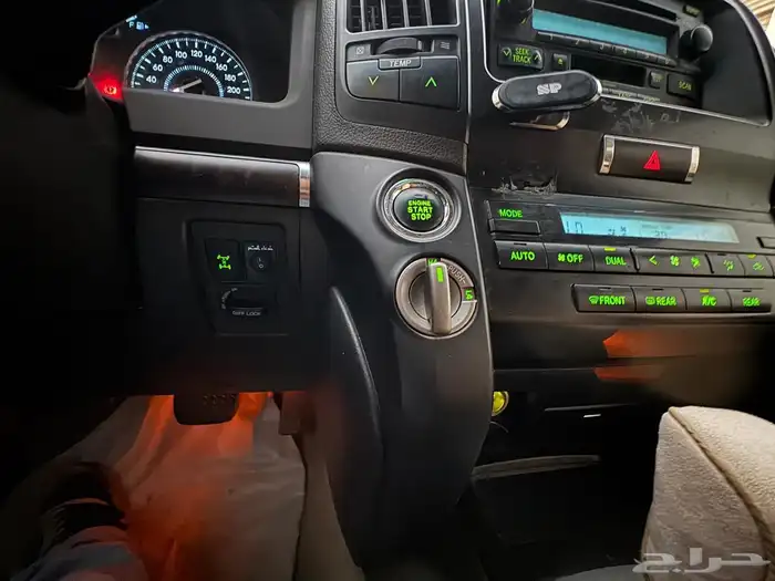 لاندكروزر 2011 فل كامل وكاله الحد 13