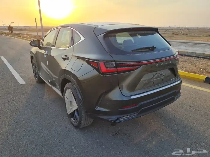لكزس NX350 AA 3