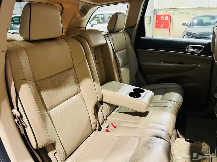 جيب شروكي 2015 اوفرلاند V8 (بحالة ممتازة) 9