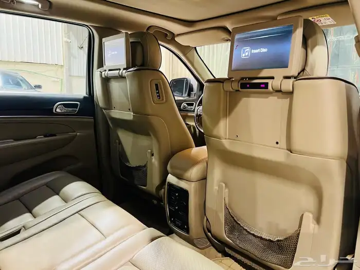 جيب شروكي 2015 اوفرلاند V8 (بحالة ممتازة) 7