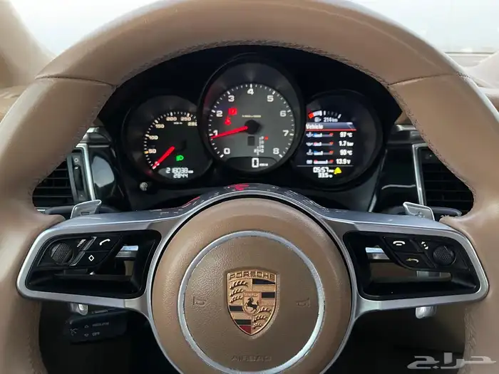 بورش ماكانS 37