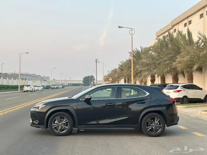 لكزس UX200 2023 9