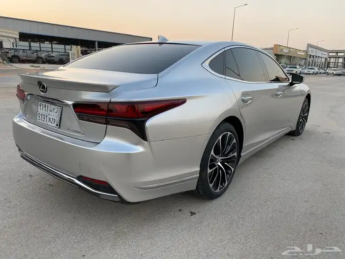 لكزس LS 500 2023 3