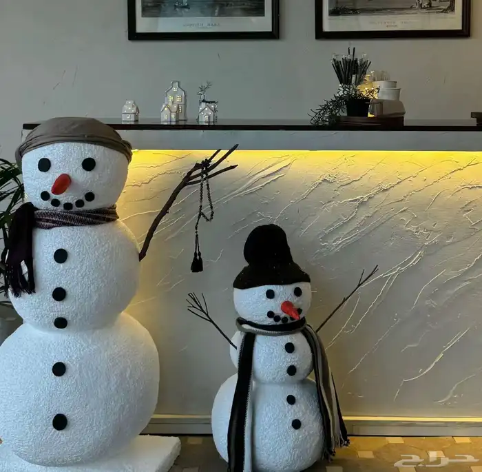 رجل الثلج منحوت 0