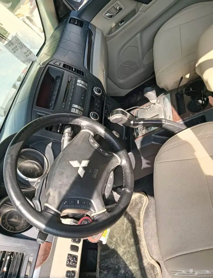 جيب باجيرو 8