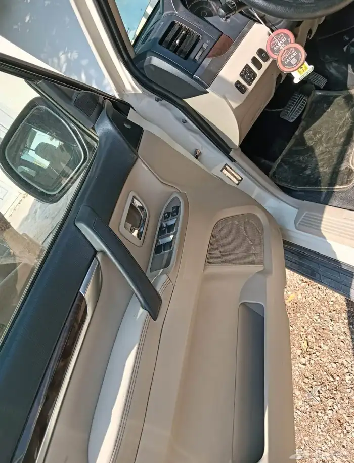 جيب باجيرو 6