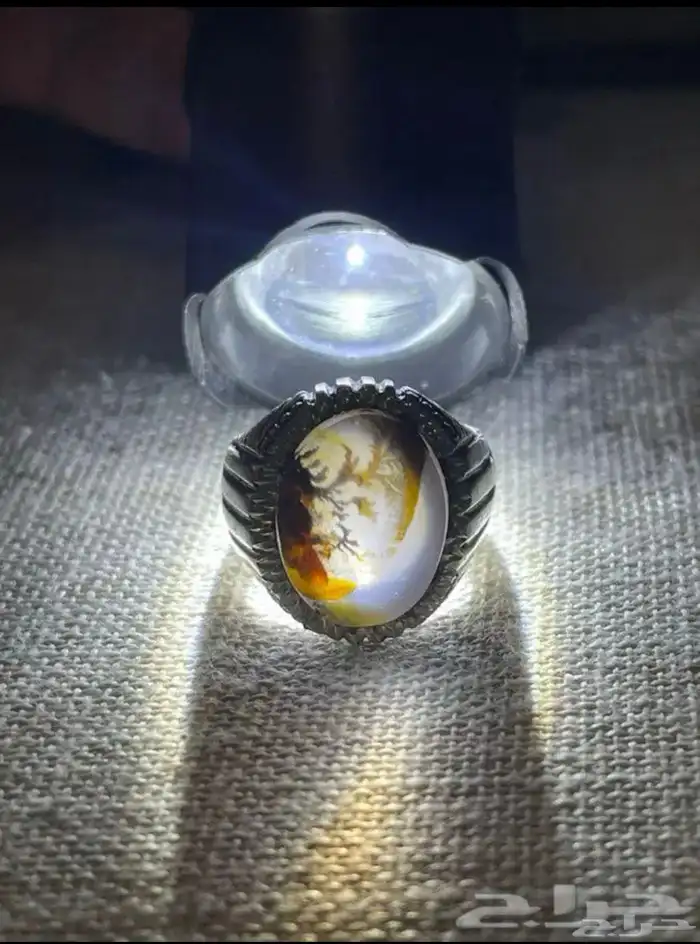 خاتم عقيق يمني شخص مصور جالس 0