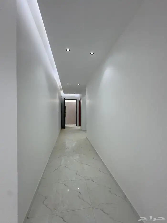 للبيع دور في الروضة على شارعين جنوبي شرقي 7