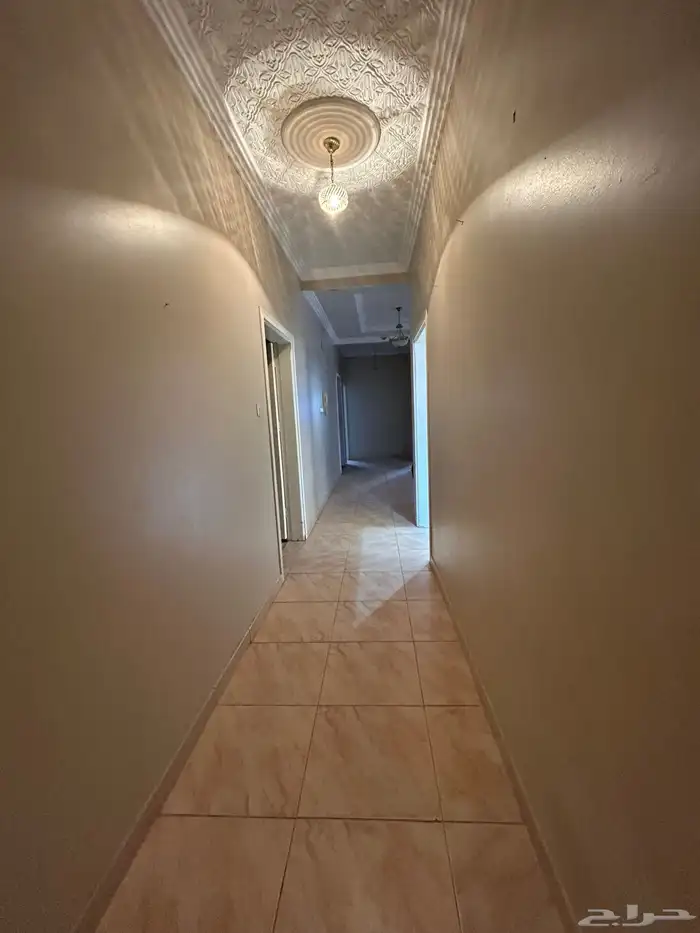 للإيجار دور في فيلا حي الملك فيصل 9