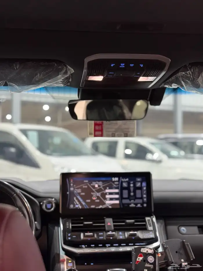 تويوتا لاندكروزر 2023 VX.R بنزين عداد 71 الف فقط 25