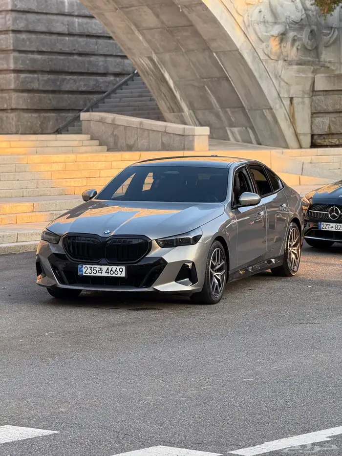 بي ام دبليو 520i 2
