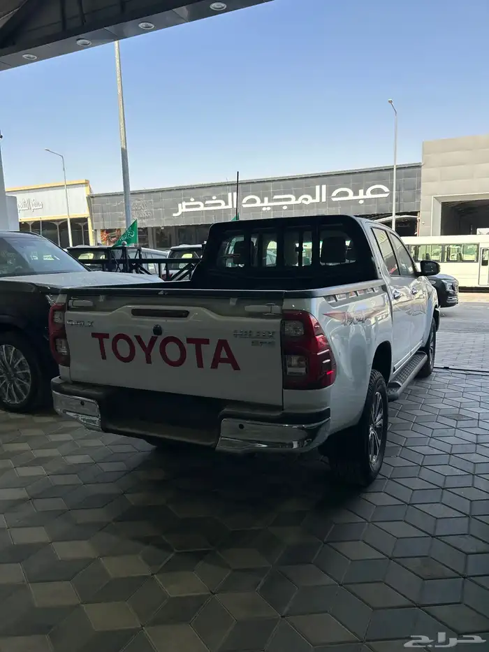 تويوتا هايلوكس 2025 فل كامل سعودي بنزين اوتوماتيك 5
