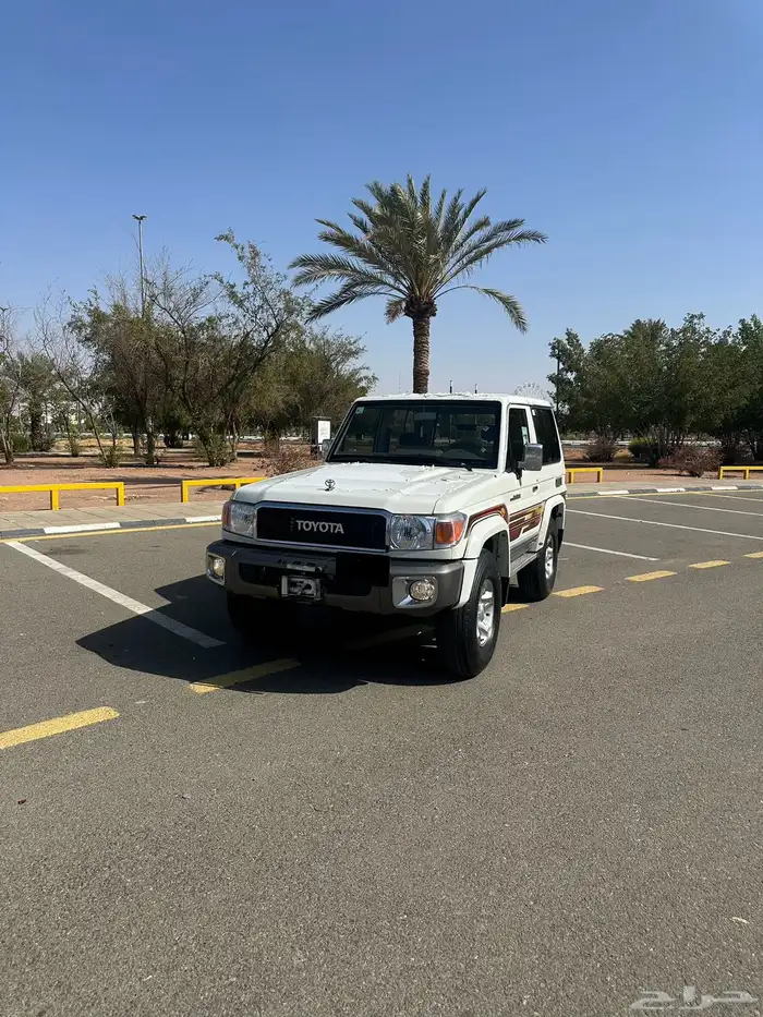 للبيع جيب تويوتا ربع رفرف ونش 3