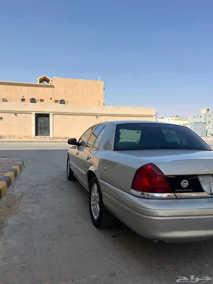 فورد فكتوريا 2012 3