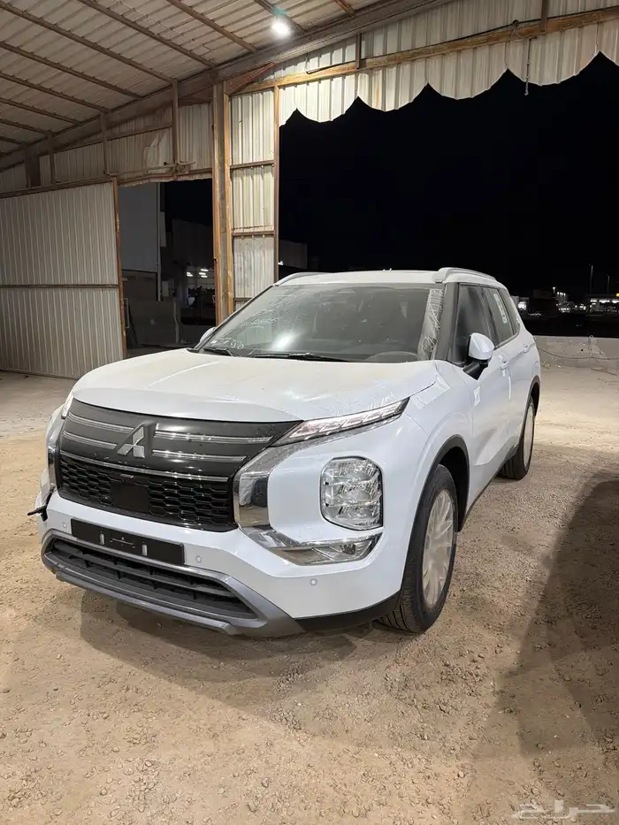 ميتسوبيشي اوتلاندر 2026 بانوراما ربع فل ب 101900 عرض شامل 4