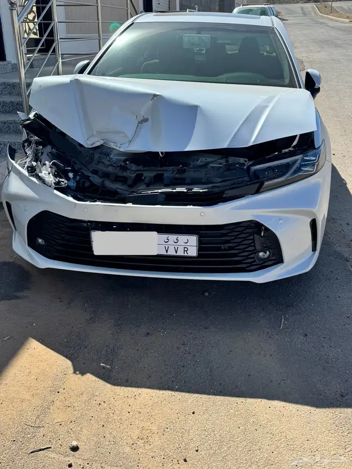 كامري 2025 بنزين LE مصدوم صدمه خفيفه 1