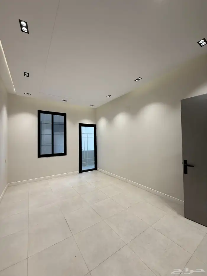 للبيع دور ثاني 6 غرف بأبها- قرب منتزة المطار بسعر 550 الف 6