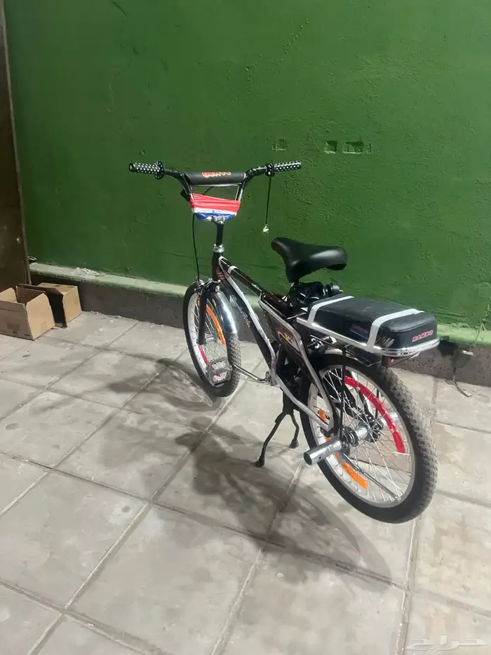 رامبو عنابي 0