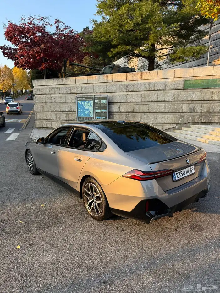 بي ام دبليو 520i 6