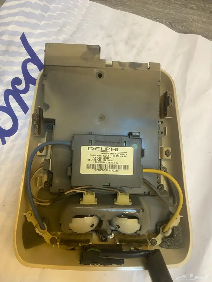 كانسول لنكون تاون كار من موديل 2003الى 2011 5