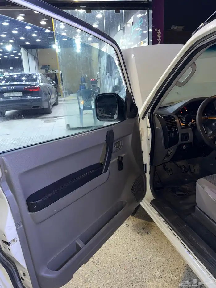 جيب باجيرو 2005 2