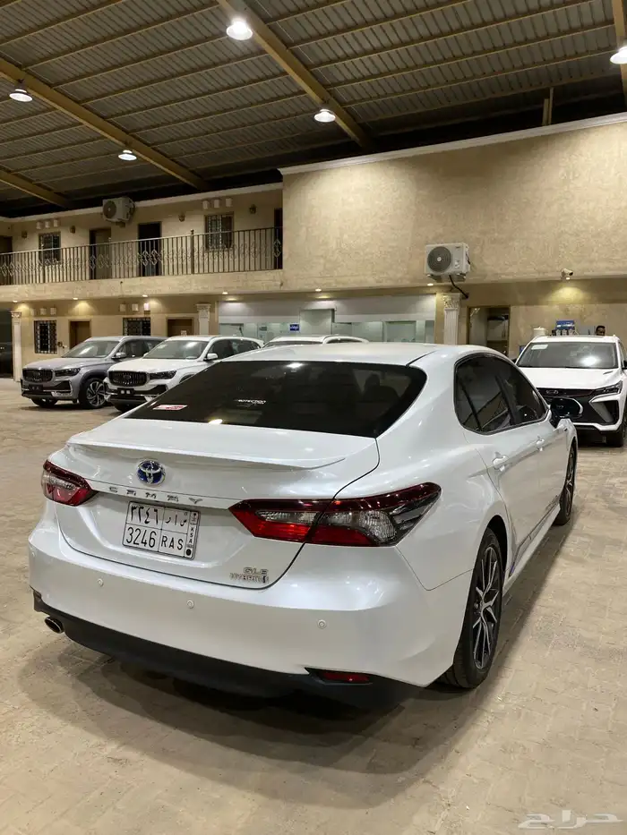 للبيع كامري 2023 GLE هايبرد فل كامل عبداللطيف عداد 70 الف 3