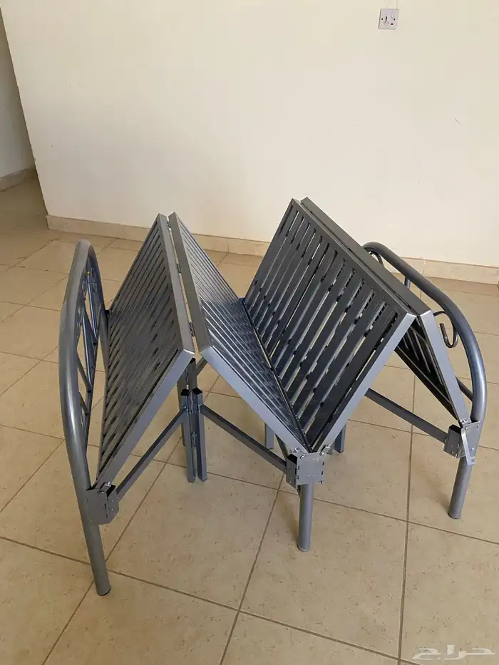 سرير حديد متنقل قابل للطي 1