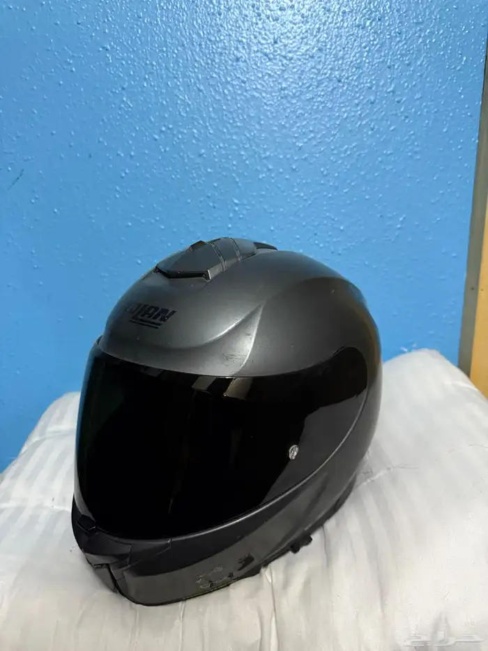 للبيع خوذة نولان اصلية مقاسها ML ميديم لارج 0