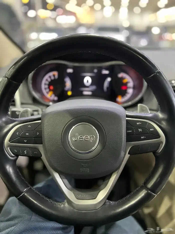 جيب شروكي 2021 فل كامل ماشي 75 الف قمه بالنظافه 9