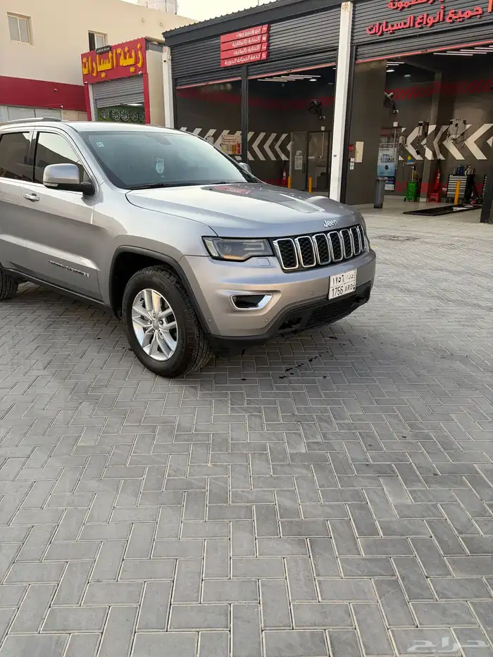 جيب جراند شيروكي لاريدو 2017 للبيع كل شي وكالة 5