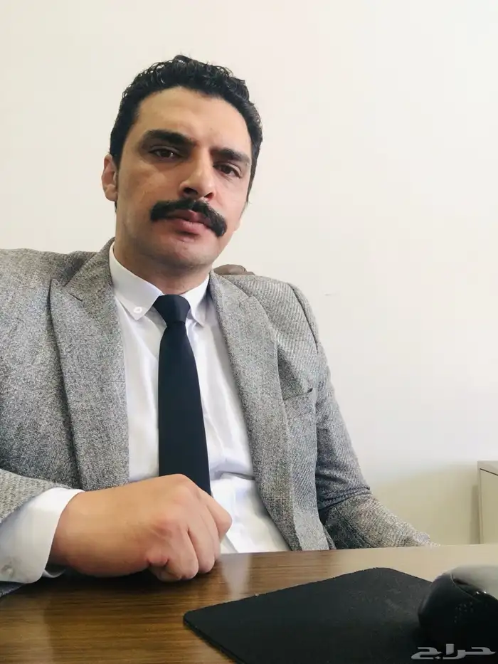 مستشار قانوني قادر على 0