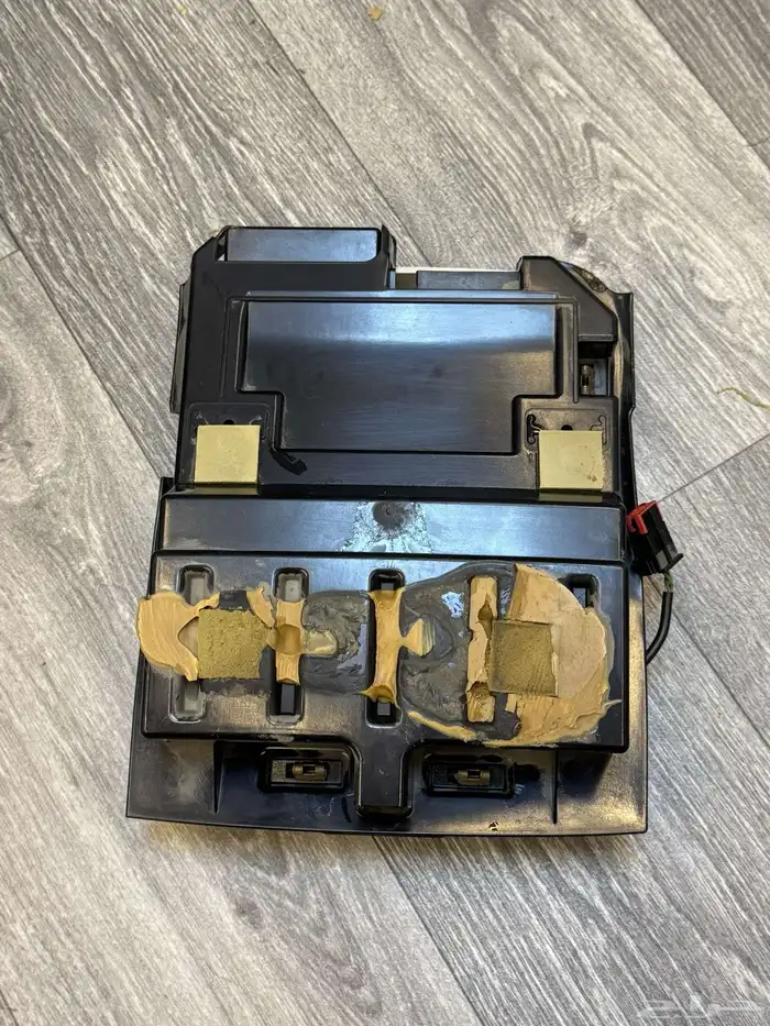 كانسول لنكون تاون كار من موديل 2003الى 2011 3