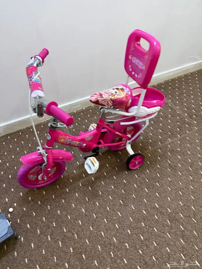 سكوتر كهربائي نظيف استخدام قليل جدا ودراجتين أطفال 1