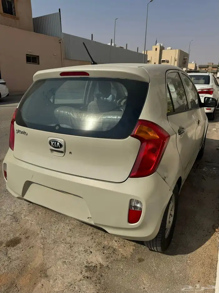 للبيع كيا بيكانتو 2015 3