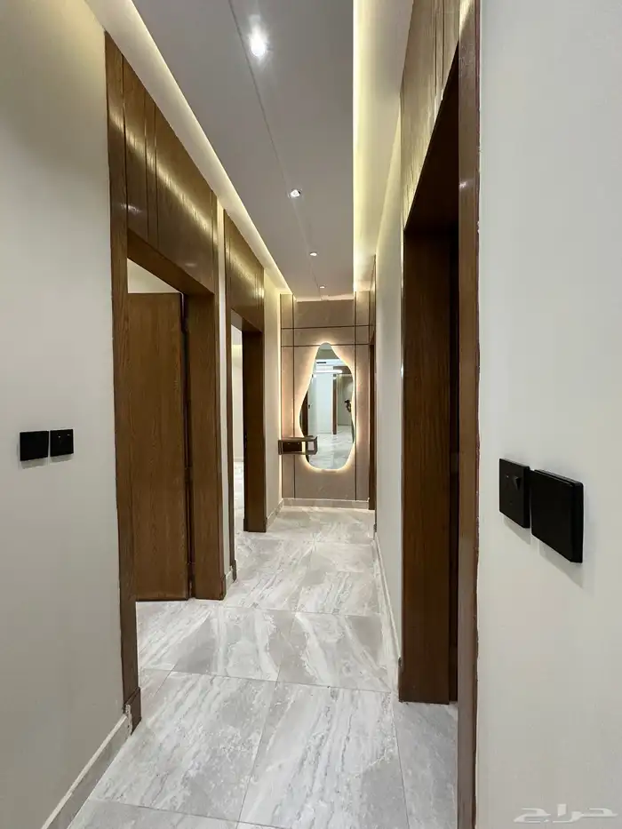 للبيع شقه ارضيه مستقله6غرف بأبهاالبديع قرب الراشد مول500الف 11