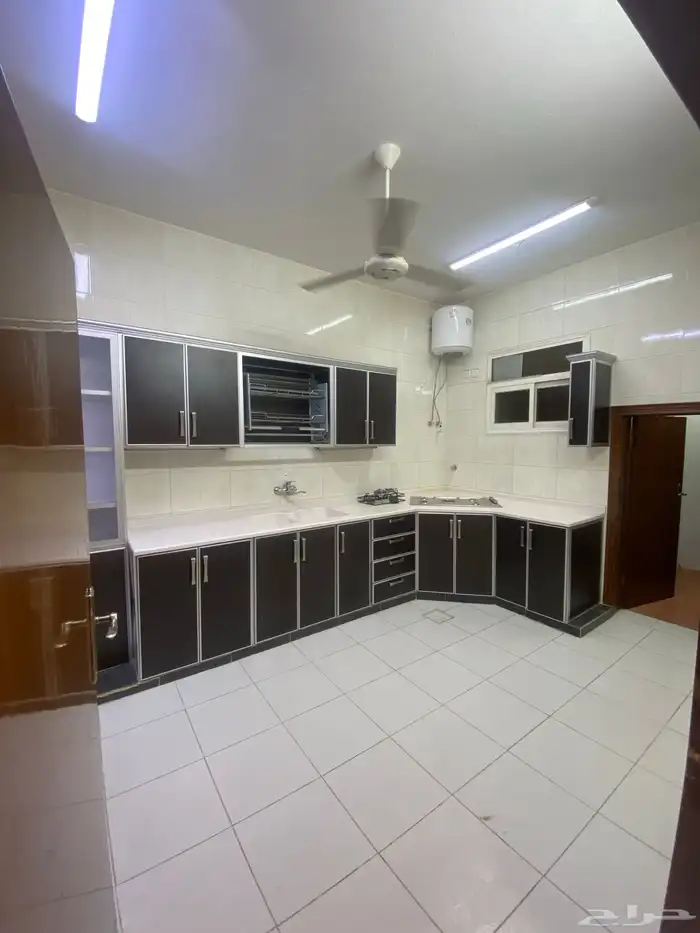 للايجار- ابها - المنسك - شقة مستقله دور ارضي 5 غرف 9