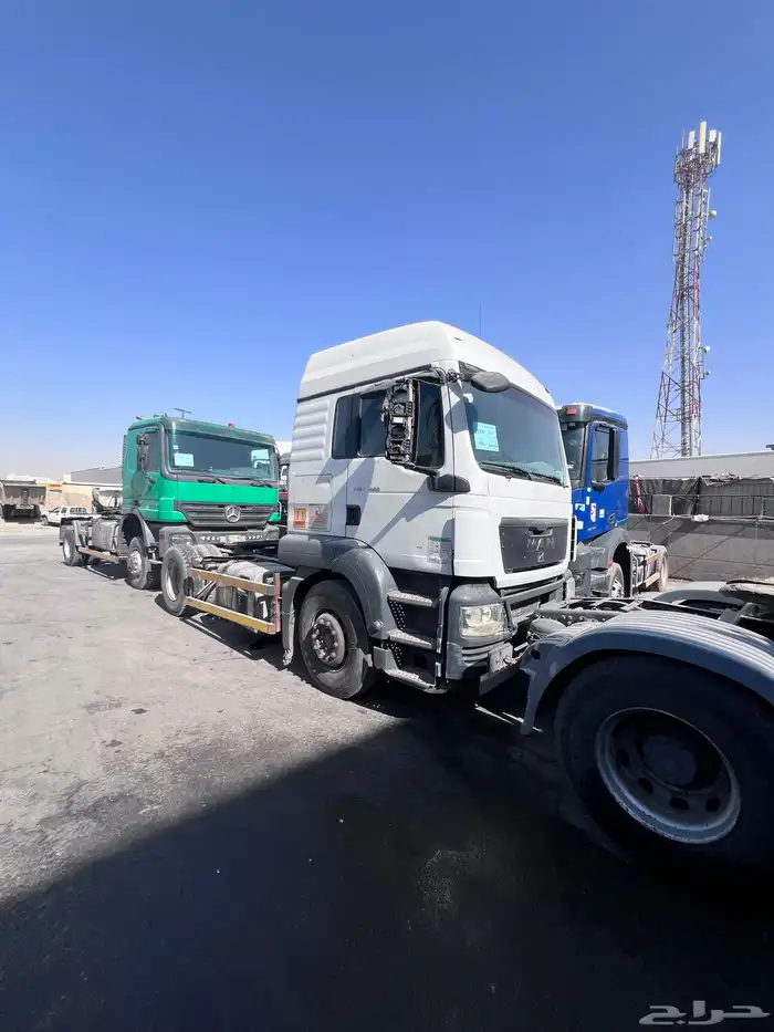 حراج معرض رائد للسيارات والشاحنات والمعدات كل يوم جمعه 17