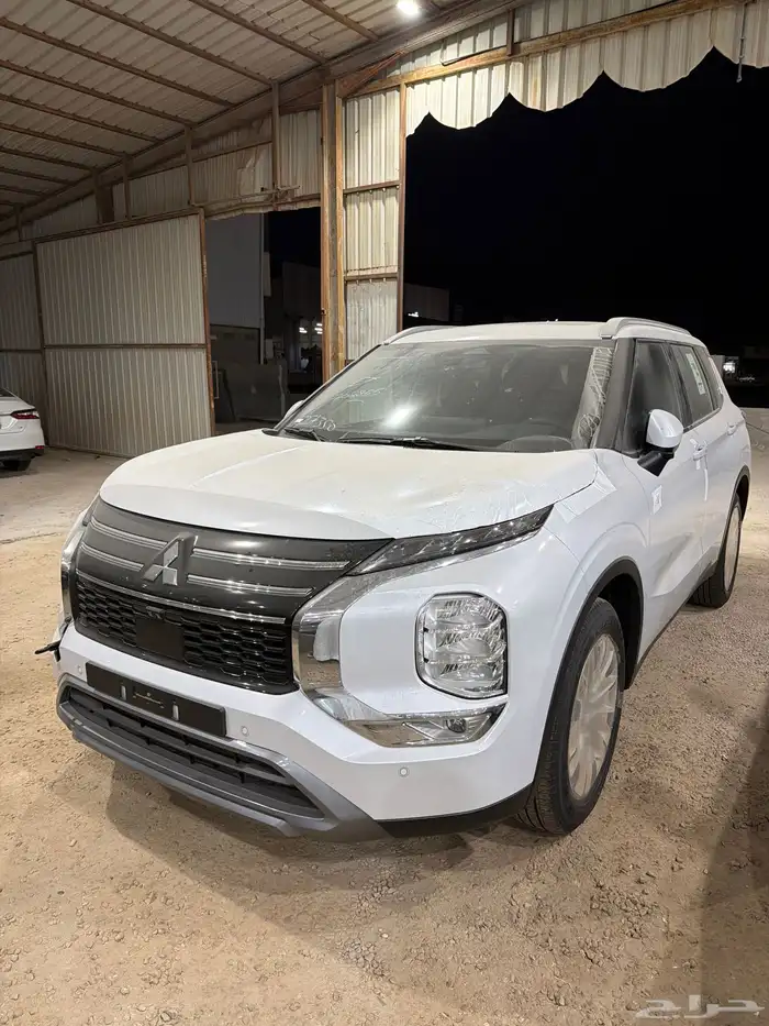 ميتسوبيشي اوتلاندر 2026 بانوراما ربع فل ب 101900 عرض شامل 0