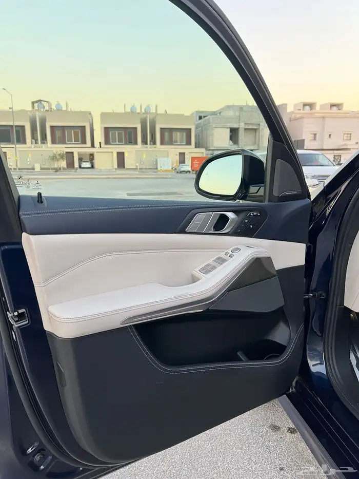 بي ام X7 V8 2020 12