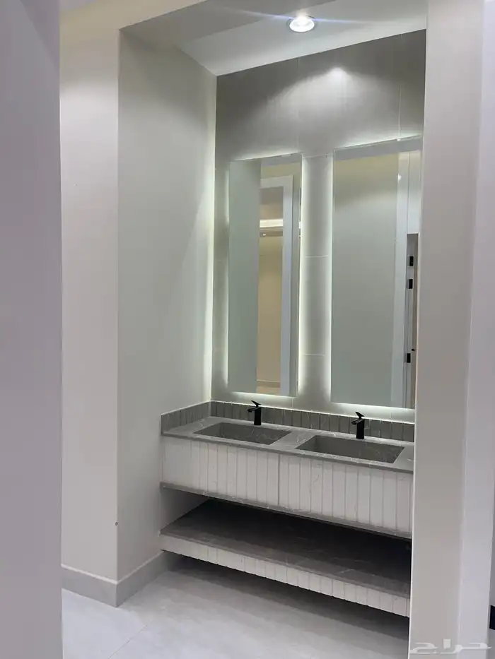 للبيع شقق مودرن أرضي وعلوي بالمحاله ابها 3