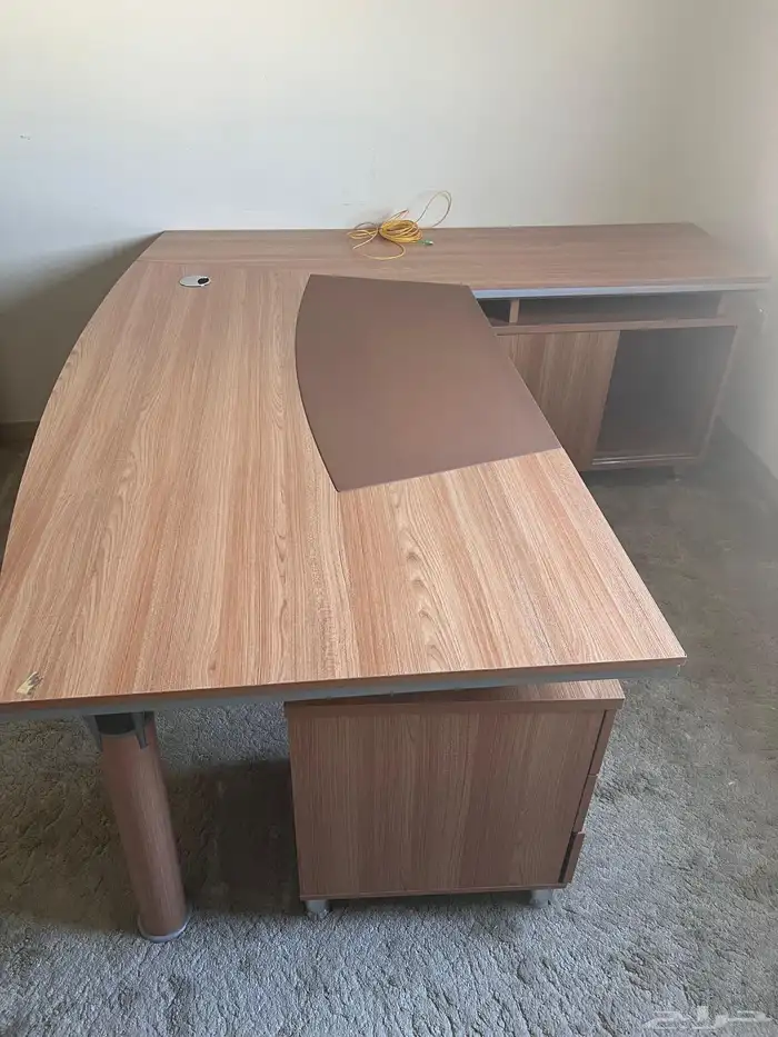 اثاث مكتبي شبه جديد 2