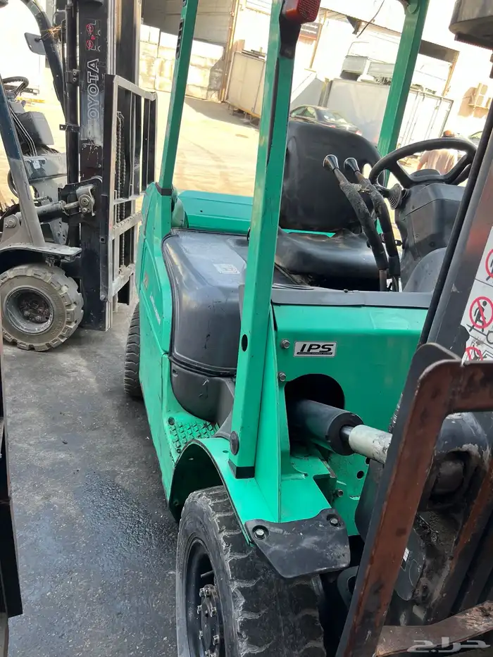 للبيع رافعة ميتسوبيشي ديزل   2 طن   موديل 2009 0