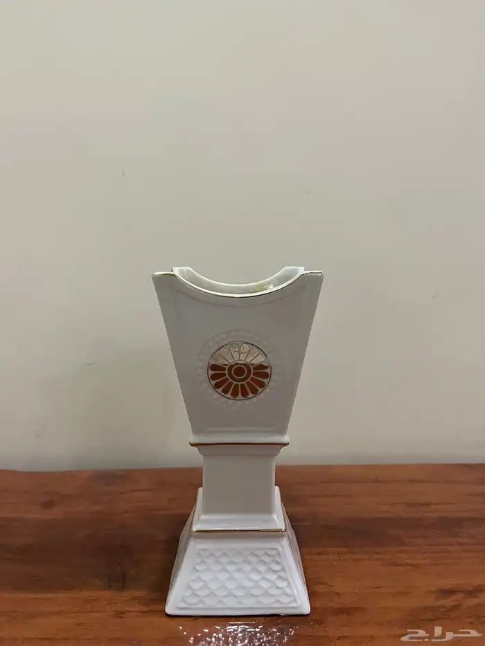 اواني قديمة عمرها اكثر من أربعين سنة للبيع القطعة 50 ريال 8