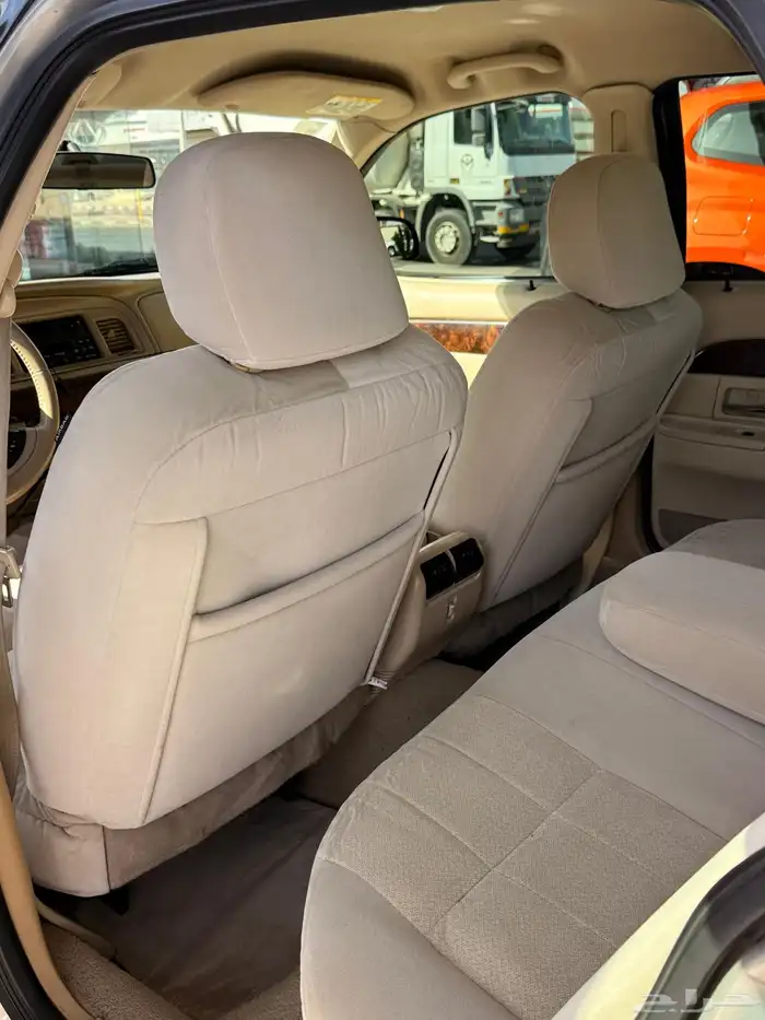 جراند ماركيز فورد 2010 10