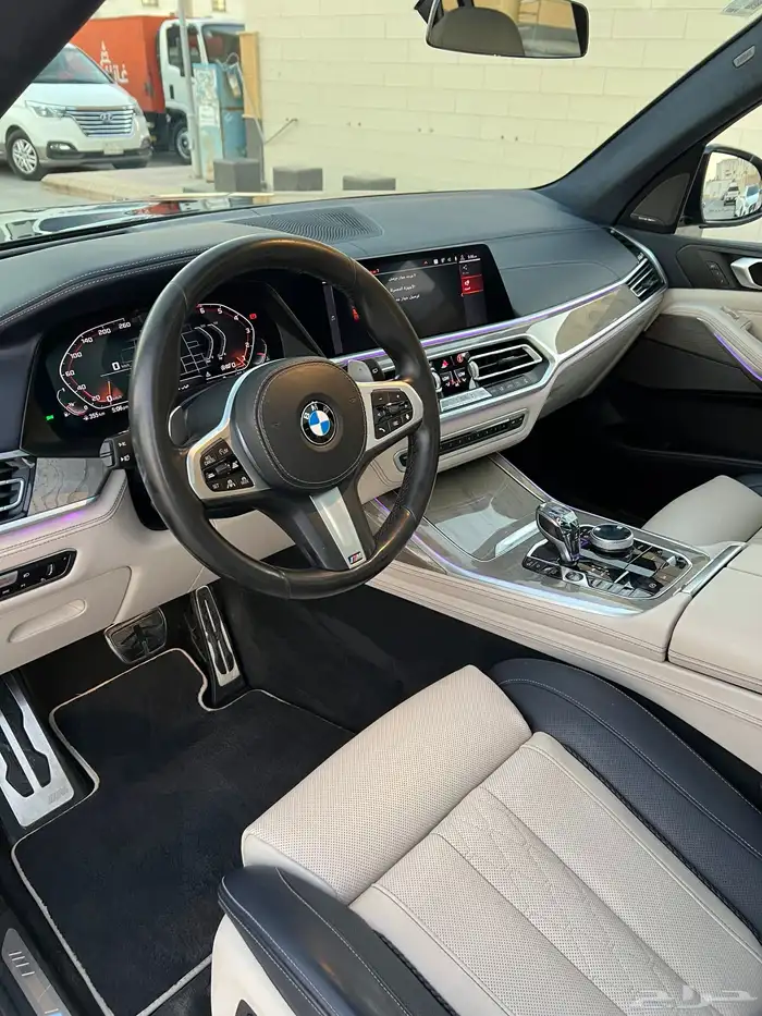 بي ام X7 V8 2020 13