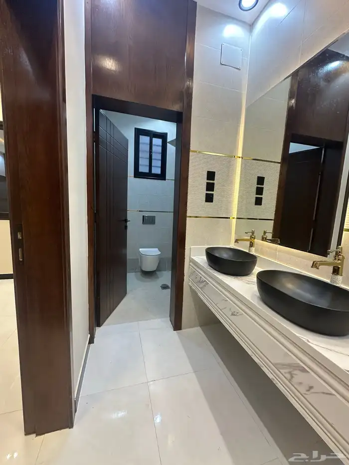 للبيع روفات علوية مودرن بموقع مميز 9 غرف شرق الخميس 4